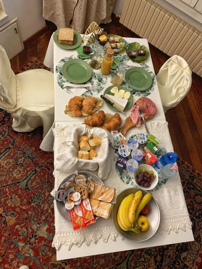 B&B Villa Tersius トレッツァーノ・スル・ナヴィーリオ エクステリア 写真