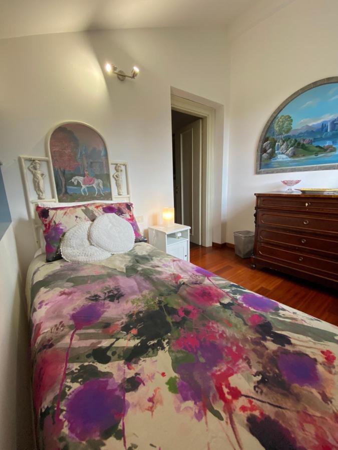 B&B Villa Tersius トレッツァーノ・スル・ナヴィーリオ エクステリア 写真