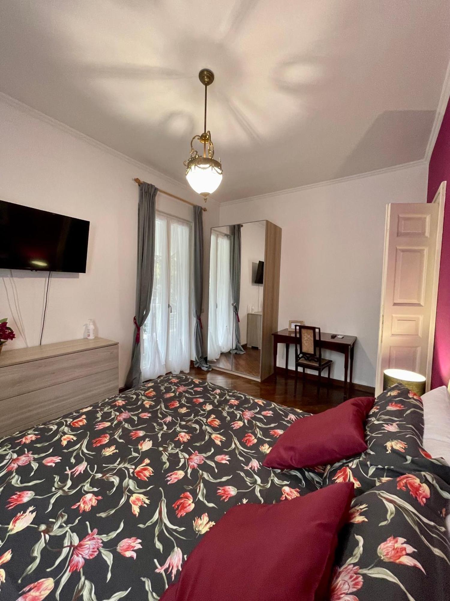 B&B Villa Tersius トレッツァーノ・スル・ナヴィーリオ エクステリア 写真