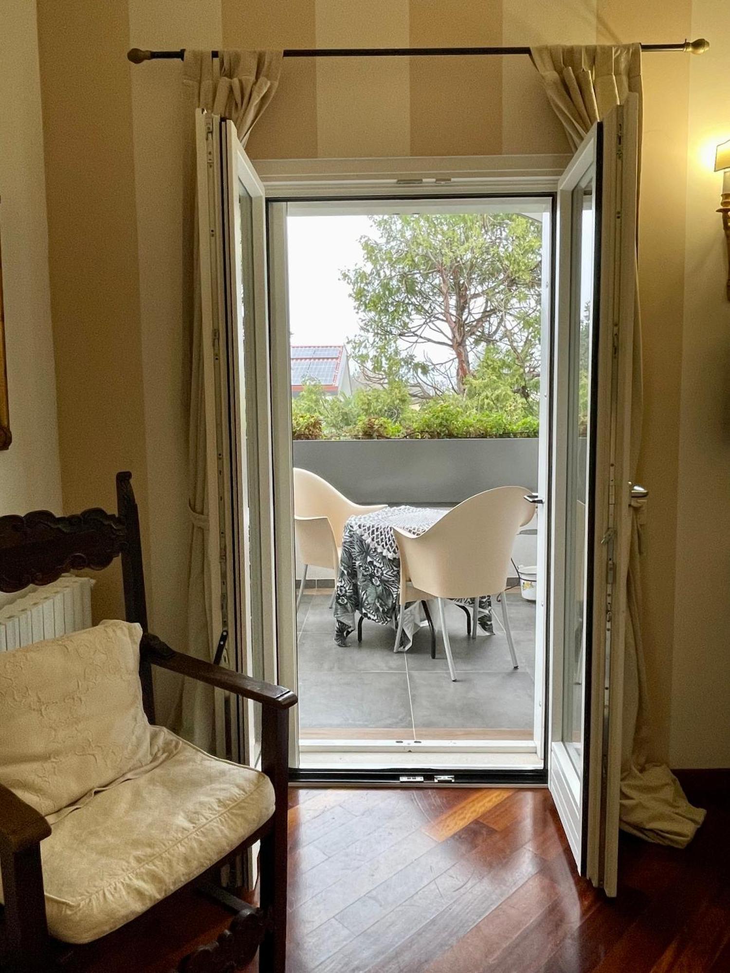B&B Villa Tersius トレッツァーノ・スル・ナヴィーリオ エクステリア 写真