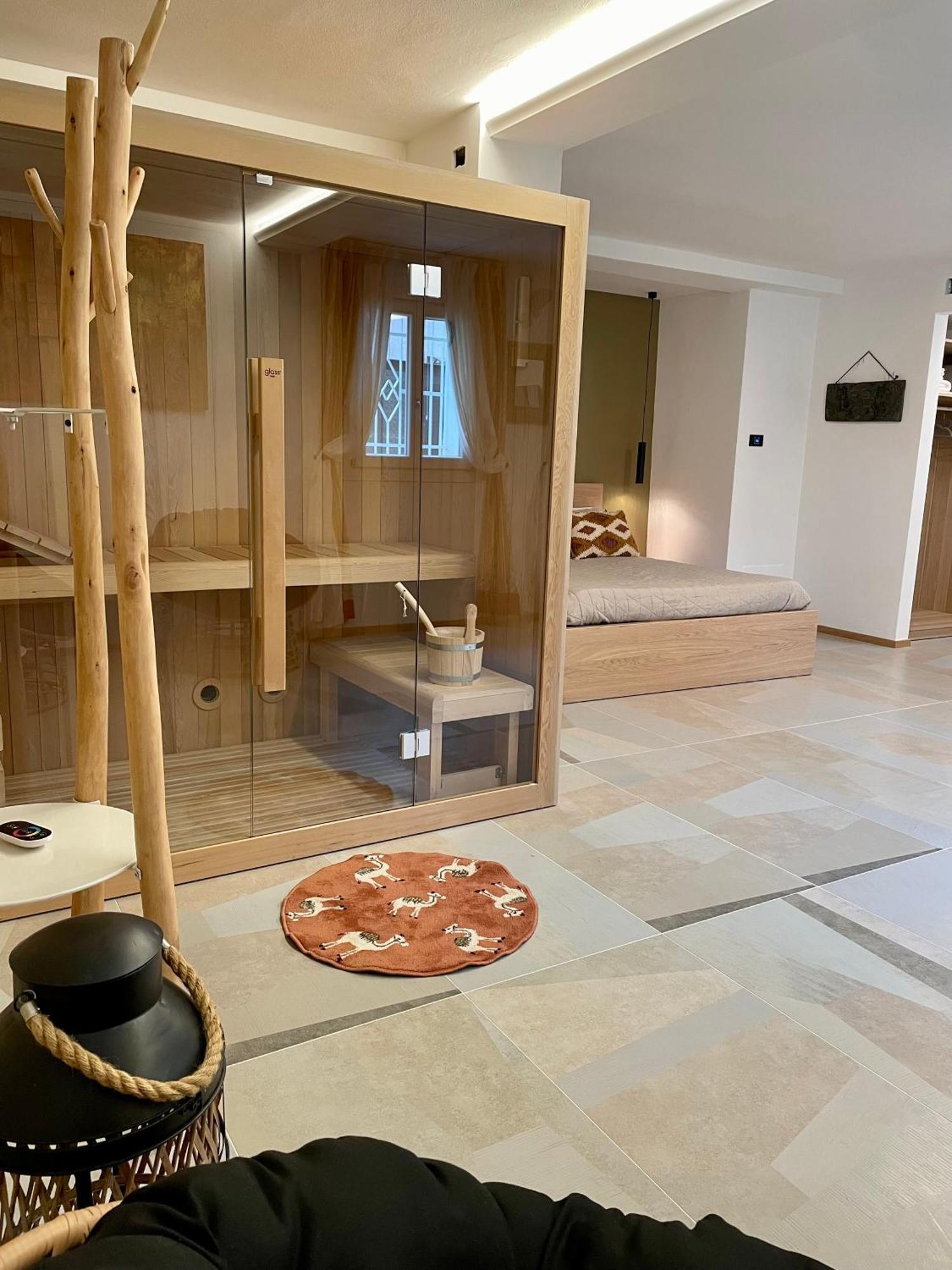 B&B Villa Tersius トレッツァーノ・スル・ナヴィーリオ エクステリア 写真