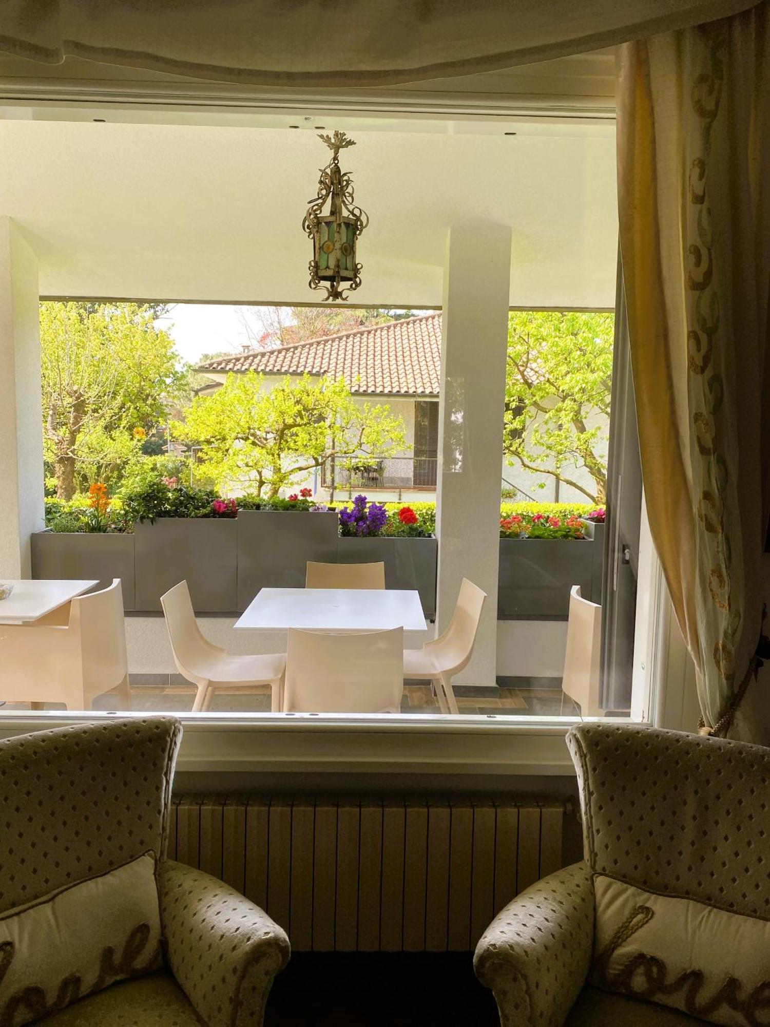B&B Villa Tersius トレッツァーノ・スル・ナヴィーリオ エクステリア 写真